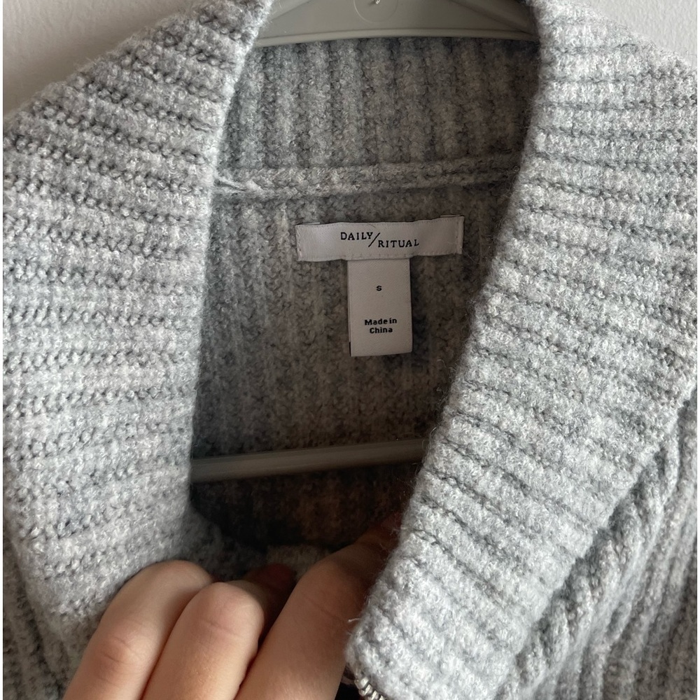 Daily Ritual Gray Ribbed Knit Sweater - Picture 3 of 5